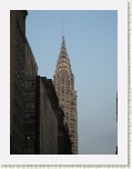 Chrysler Building at dusk * 2592 x 1944 * (969KB)